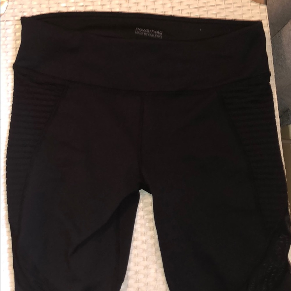 Powerhold leggings with a very flattering design